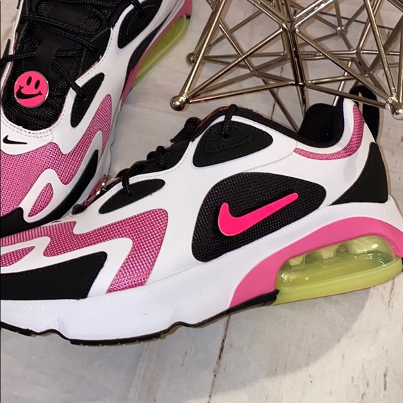 ✨ NWT Nike Air Max 200 hyper pink with black ✨ - Picture 4 of 8